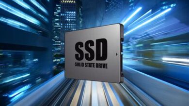Apa yang dimaksud dengan "latency" dalam konteks SSD?
